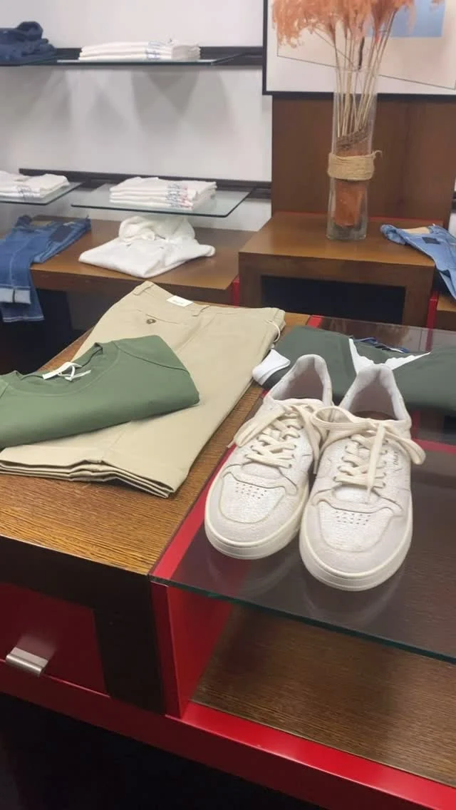 ”Giacche, camicie, pantaloni e scarpe per un look uomo senza sforzo. Poche taglie, ultimi pezzi… passa in negozio prima che spariscano!”

👉 Vieni a trovarci in Store - Via Quinto Ennio n.64 Francavilla Fontana 

👉 Shop on-line www.granducacamiceria.it 

📦 Spedizione in tutta Italia 

☎️ per info e contatti 

Whatsapp e messenger
Cel. +39 328 33 17 386 
Tel. 0831 81 19 48

#granducacamiceria #francavillafontana #puglia #salento #taranto #brindisi #lecce #ceglie #mesagne #oria #latiano #grottaglie #manduria
#StileUomo #LookEssenziale#ModaUomo #GiaccheUomo #ScarpeUomo #CamicieSuMisura #PantaloniUomo #UltimeTaglie #OutfitUomo